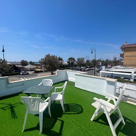 Villa Pisola Fiumicino Airport - Seafront 外观 照片