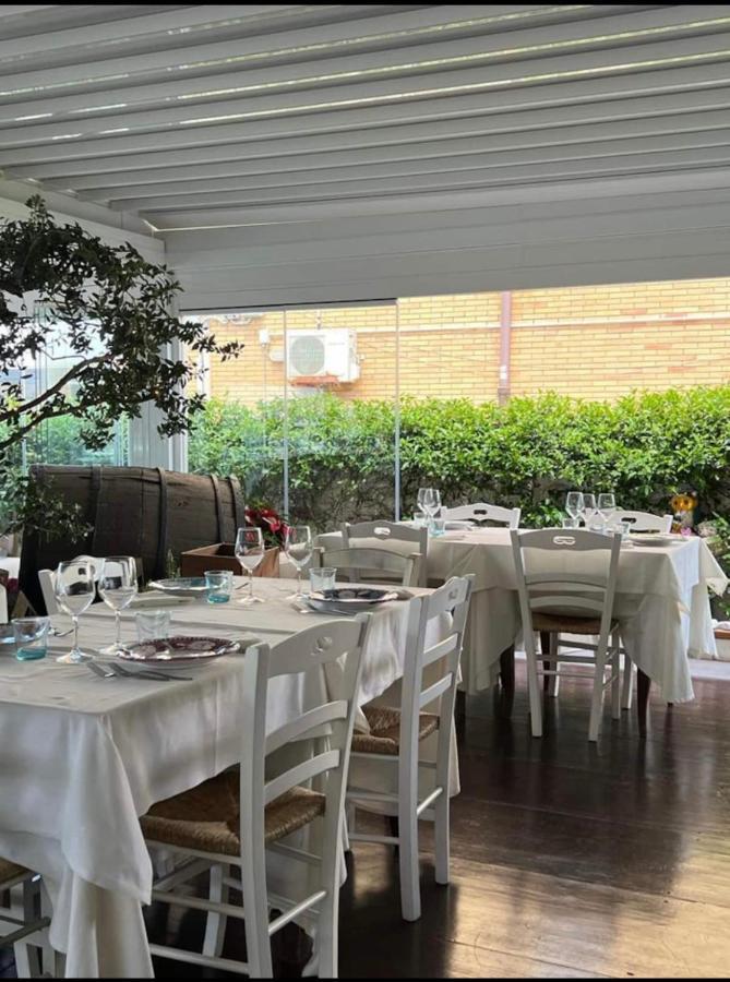 Villa Pisola Fiumicino Airport - Seafront 外观 照片