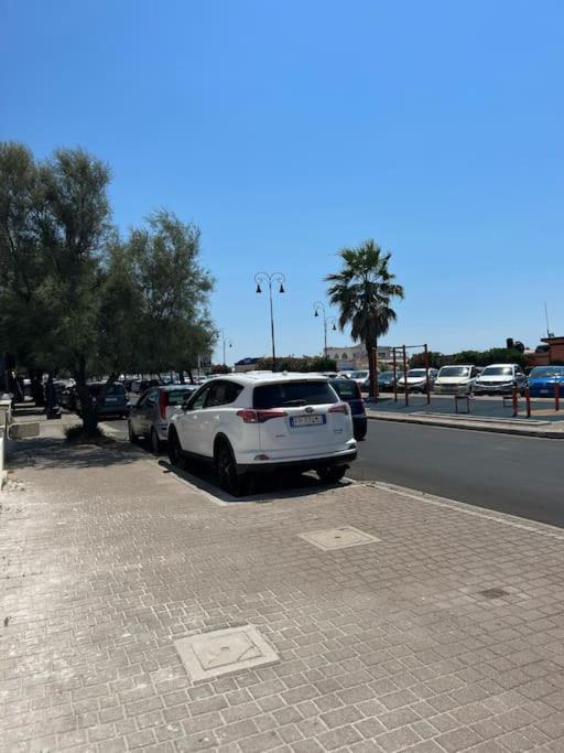 Villa Pisola Fiumicino Airport - Seafront 外观 照片