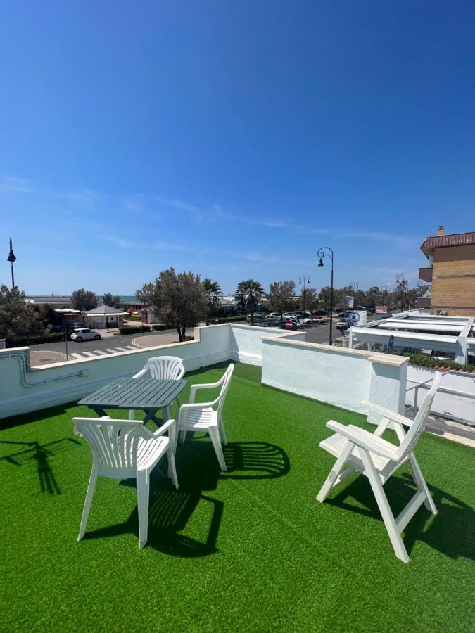 Villa Pisola Fiumicino Airport - Seafront 外观 照片
